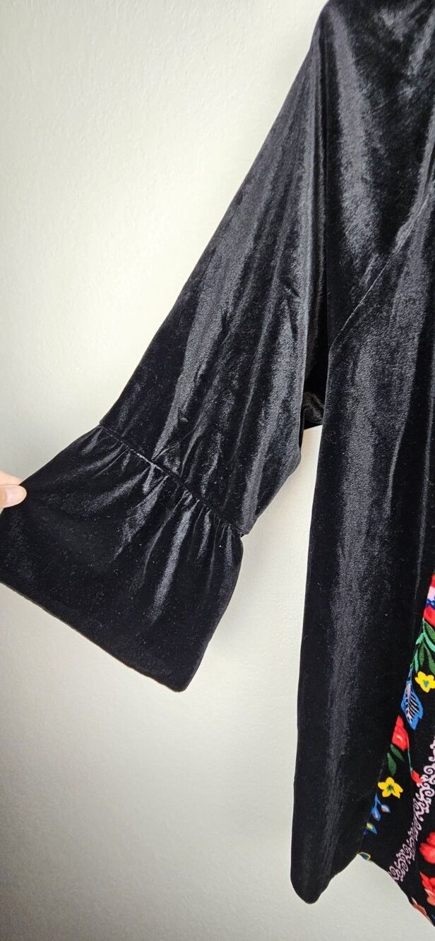 Pioneer Woman Women's XXL 2XL Black Floral Velour Top Shirt Boho Bell Sleeves - Picture 4 of 11